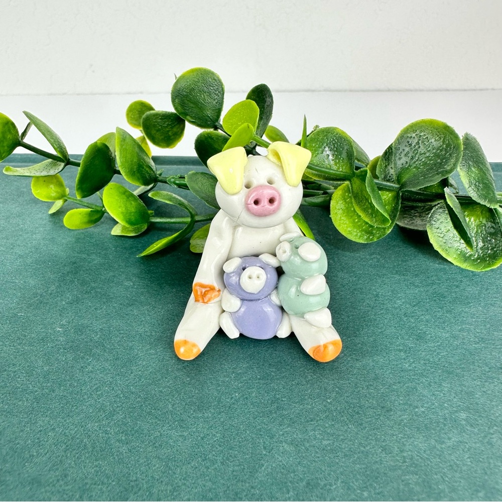 Vintage Mini Pig Mom with Babies Figurine